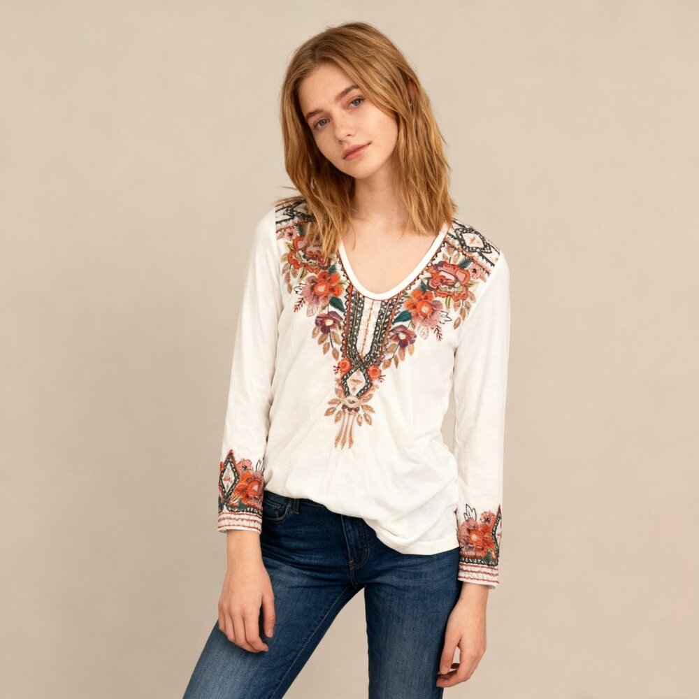 NWOT Johnny Was Embroidered Floral Tee T-Shirt Size S White